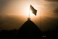 نماهنگ حماسی "حسین عشق منی" با نوای حاج عباس طهماسب پور