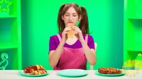 چالش غذاخوری جدید - چالش غذایی راتاتا - چالش غذای غنی - تفریح و سرگرمی بانوان 