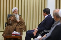 تاکید مراجع بر حل مشکلات معیشتی مردم