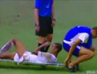 کمک رسانی مصدوم در حد بوندسلیگا