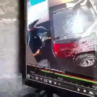 معلومه ماشین باباش نبوده .خودش خریده