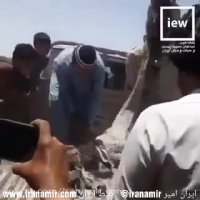 زنده‌گیری و انتقال یک تمساح بزرگ از درون خانه‌ روستاییان چابهار !