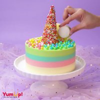 دیزاین و دکور بسیار زیبای کیک های رنگی