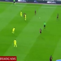 سرکار رفتن بازیکن فوتبال توسط اینیستا و بوسکتس