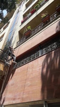 پیچ کردن سنگ نما با راپل و طناب 09339446575