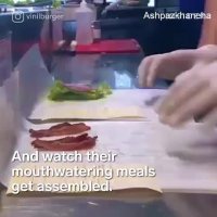 همبرگر روی گریل گردان