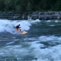 موج سواری در رودخانه