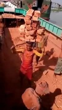 روش جالب حمل آجر