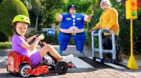 ماشین بازی کودکانه و امنیت خیابان با پلیس - ماشین سواری کودکانه