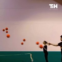 هنرنمایی عجیب و دیدنی با توپ