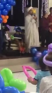 آخوند خواننده چه می کنه