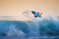 پشت صحنه موج سواری