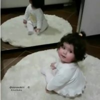 واکنش خنده دار دختر کوچولو