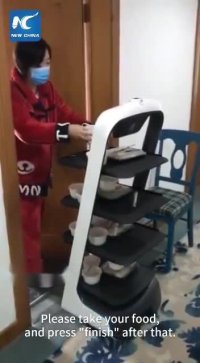 تحویل دارو و غذا با ربات در بیمارستانی برای ویروس کرونا در چین که 9 روزه ساخته شد!