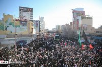 آغاز مراسم وداع با پیکر مطهر شهید حاج قاسم سلیمانی در میدان آزادی کرمان