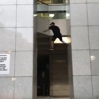 از دیوار راست میره بالا به روایت تصویر