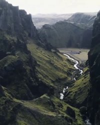 اینجا ایسلند است