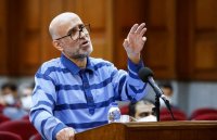 اکبر طبری به زندان بر میگردد