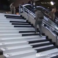 پله های پیانویی مترو سوئد