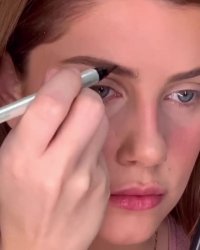 آموزش آرایش چشم و میکاپ صورت  آرایش لب -کیکومیلانو