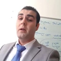 آموزش زبان انگلیسی -  با وجود اینکه خسته ام٬ اما به کارم ادامه میدم