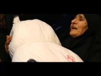 مادر شهید پس از سی سال پیکر فرزندش را در آغوش کشید