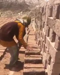 فقر ، بلای زندگی کودکان | دستانت باید قلم به دست می‌گرفت