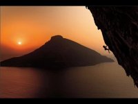 موزیک Hailin from the Edge از آپارات - آلبوم Walls