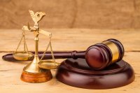 کانون وکلاانحصار و بیکاری