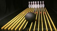 "بولینگ" با قطعات دومینو