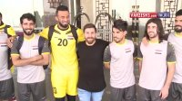 عکس سلفی بازیکنان تیم ملی عراق با مسی ایران