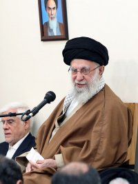 رهبر انقلاب در دیدار مسئولان ارشد سه قوه / افراطی‌ ها بشنوند
