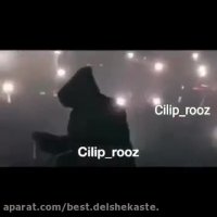 ورود روح سرگردان با دوچرخه در کنسرت ماکان بند