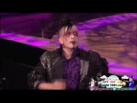 شعبده بازی بیرون کشیدن آبنبات از زیر گلو با نخ دندان