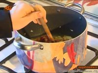 خوراک مرغ با سس انار و آلو