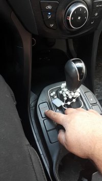 گندم کار گرم کن صندلی سانتافه به همراه کلید های اصلی گرم کن صندلی.فروش ونصب گرم کن صندلی و سرد کن صندلی همراه با کلید های اصلی سانتافه زیر قیمت بازار