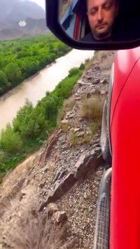 جاده باریک و خطرناک در نزدیکی مرز ایران و ارمنستان