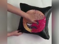 کوسن اموجی ( تا آخر ببینید)  😍