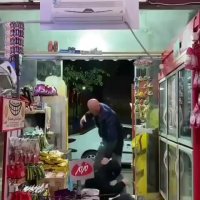 کتک کاری در دوربین مخفی ایرانی