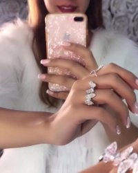 جلوه گری پروانه های دوقلوی دلربا در دستان شما