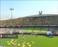 امام خامنه ای در جمع بسیجیان در ورزشگاه بزرگ آزادی