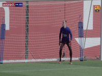 تمرینات تیم بارسلونا و ضدعفونی‌کردن محل تمرین