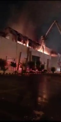 آتش‌سوزی گسترده در یک مرکز خرید شرق تهران