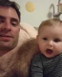 تقلید بامزه پسر کوچولو از باباش