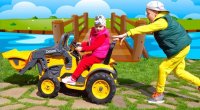 ماشین سنگین اسباب بازی پسرانه زیر تگرگ :: ماشین بازی با الکس تراکتور تریلی آشغالی و ...