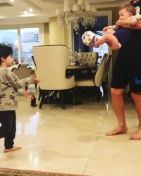 این هم از چالش مجتبی جباری در قرنطینه خانگی!