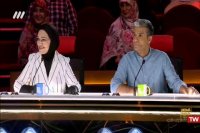 تیراندازی احسان علیخانی به سر ایمان غیاثی در برنامه عصر جدید