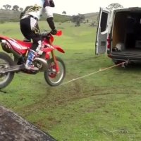 طناب بازی با موتور