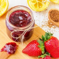 طرز تهیه مربای توت فرنگی با سنا