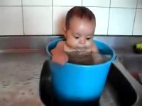 وقتی فسقلی می ترسه